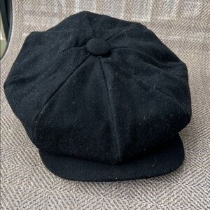 NEW YORK HAT COMPANY Classic Black Wool Newsboy Cap. One Size. 100% Wool.